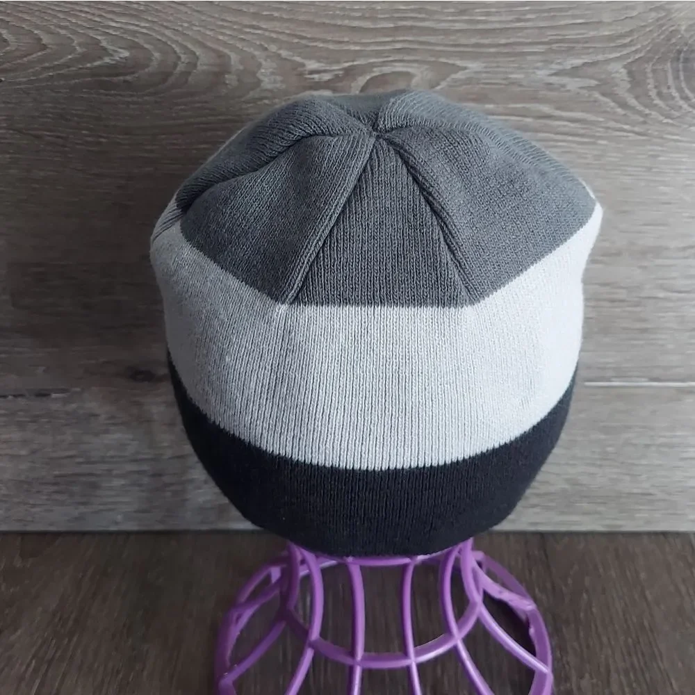 Under Armour Two-Tone Gray and Black Beanie Youth